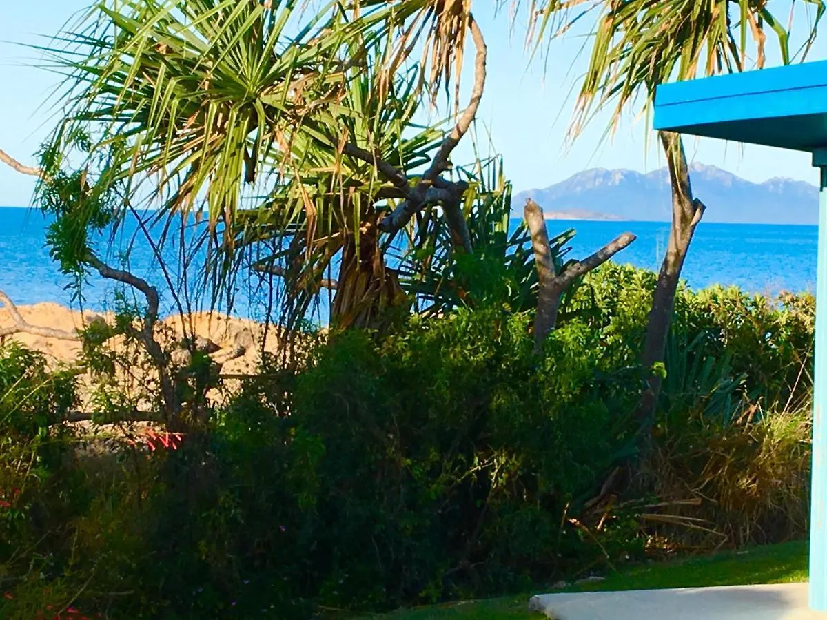 Holiday home Golden Sands Beach House Bowen