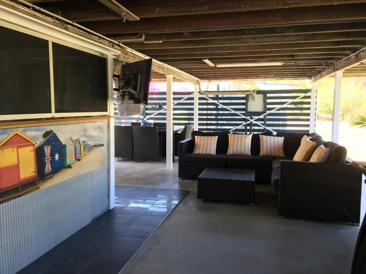 Golden Sands Beach House Bowen 0*,  Australia